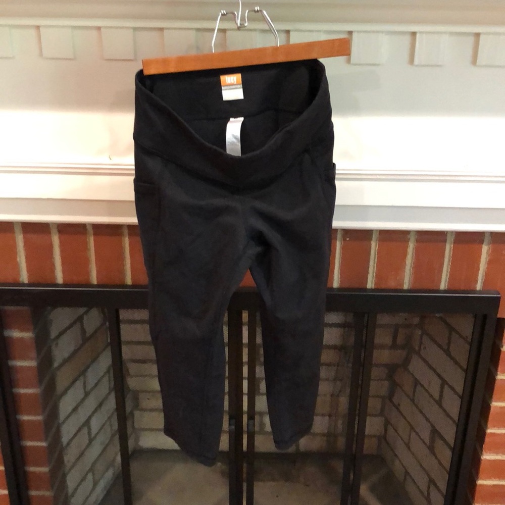 Lucy cropped leggings.
